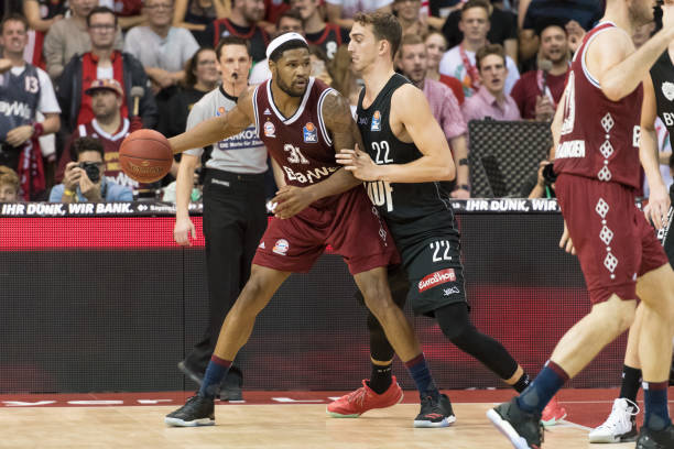 产出不足 产出不足